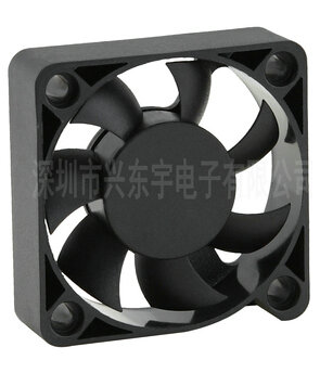 舞臺(tái)燈光散熱風(fēng)扇不僅是舞臺(tái)燈光壽命的延長(zhǎng)者，更能保護(hù)自己